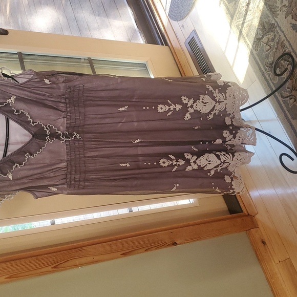 Lithe Laurel Elegant Lace Trim Ruffled Neckline Cap Slv Nylon Rayon Sz 6 Dress - Picture 9 of 12